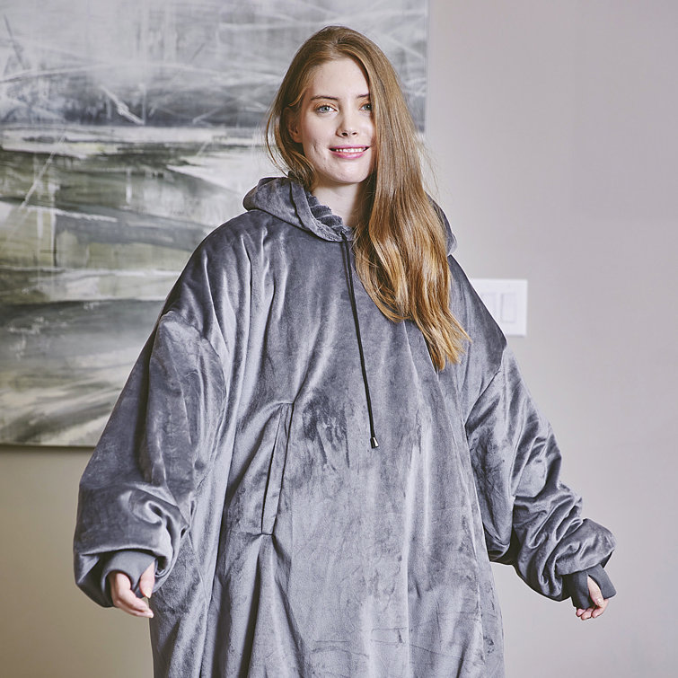 Huge wearable online blanket